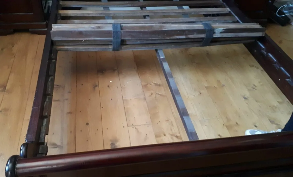 King Size Mahogany Sleigh Bed - Image 2
