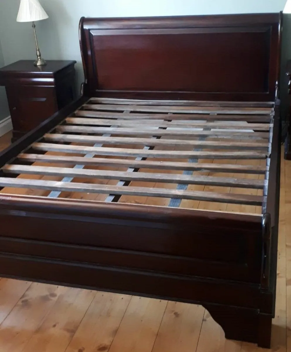 King Size Mahogany Sleigh Bed - Image 4
