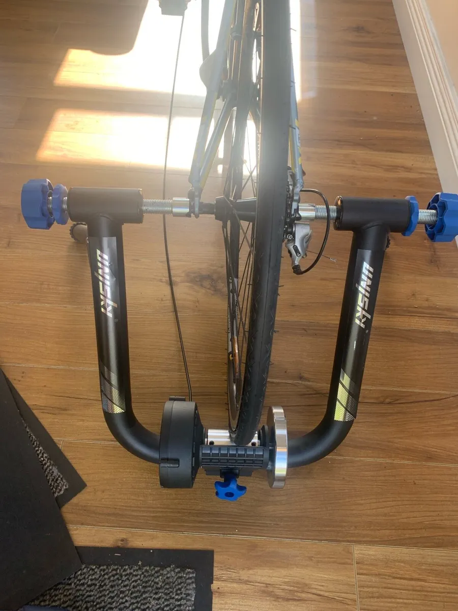 Trek Lexa road bike and unisky bike trainer - Image 3