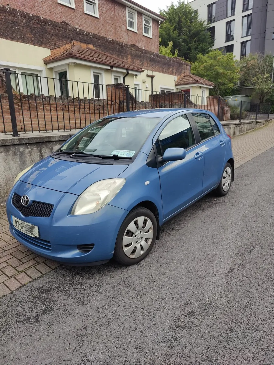 Toyota Yaris 2007 AUTO - Image 4
