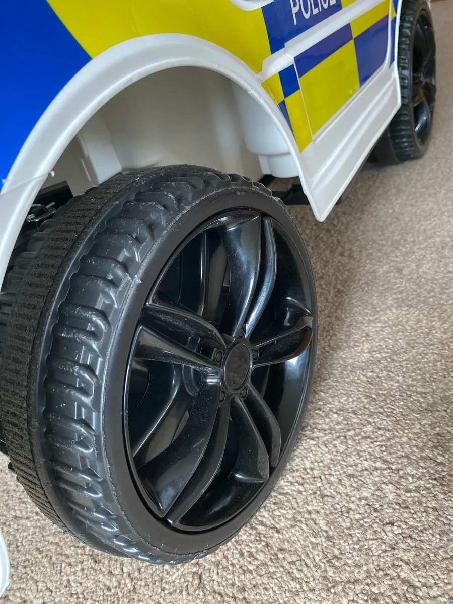 Police Car 12 V - Image 2