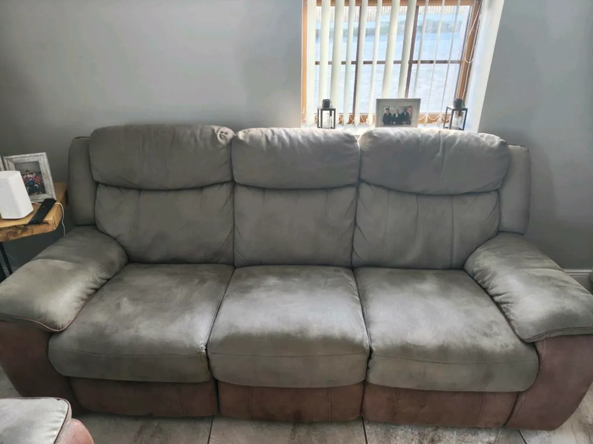 Couches - Image 2