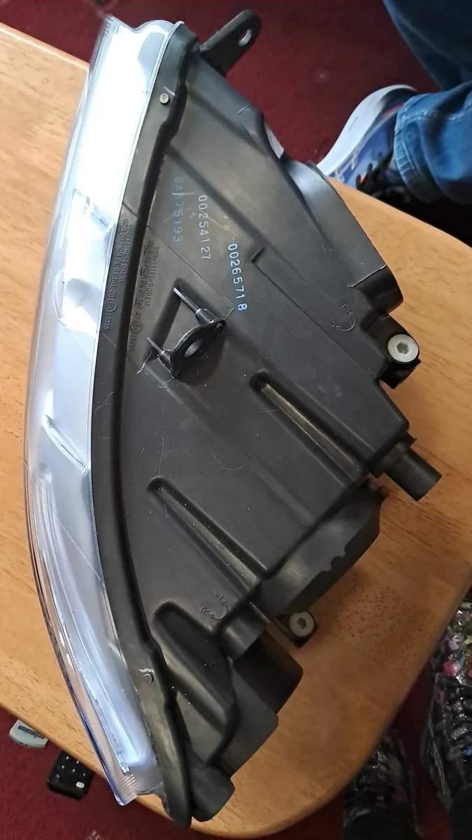 Left hand light for Skoda Surperb 2011 new - Image 4
