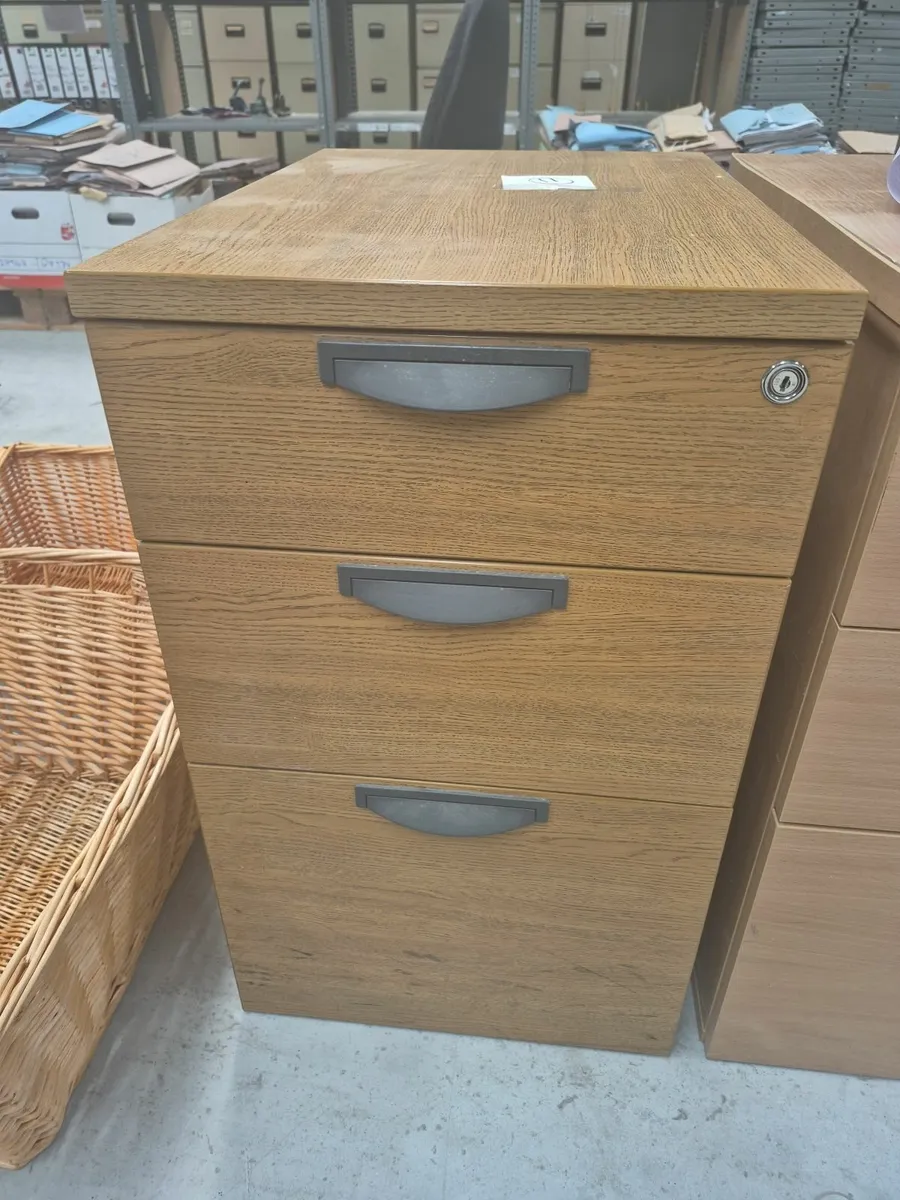 2 lockers - Image 2