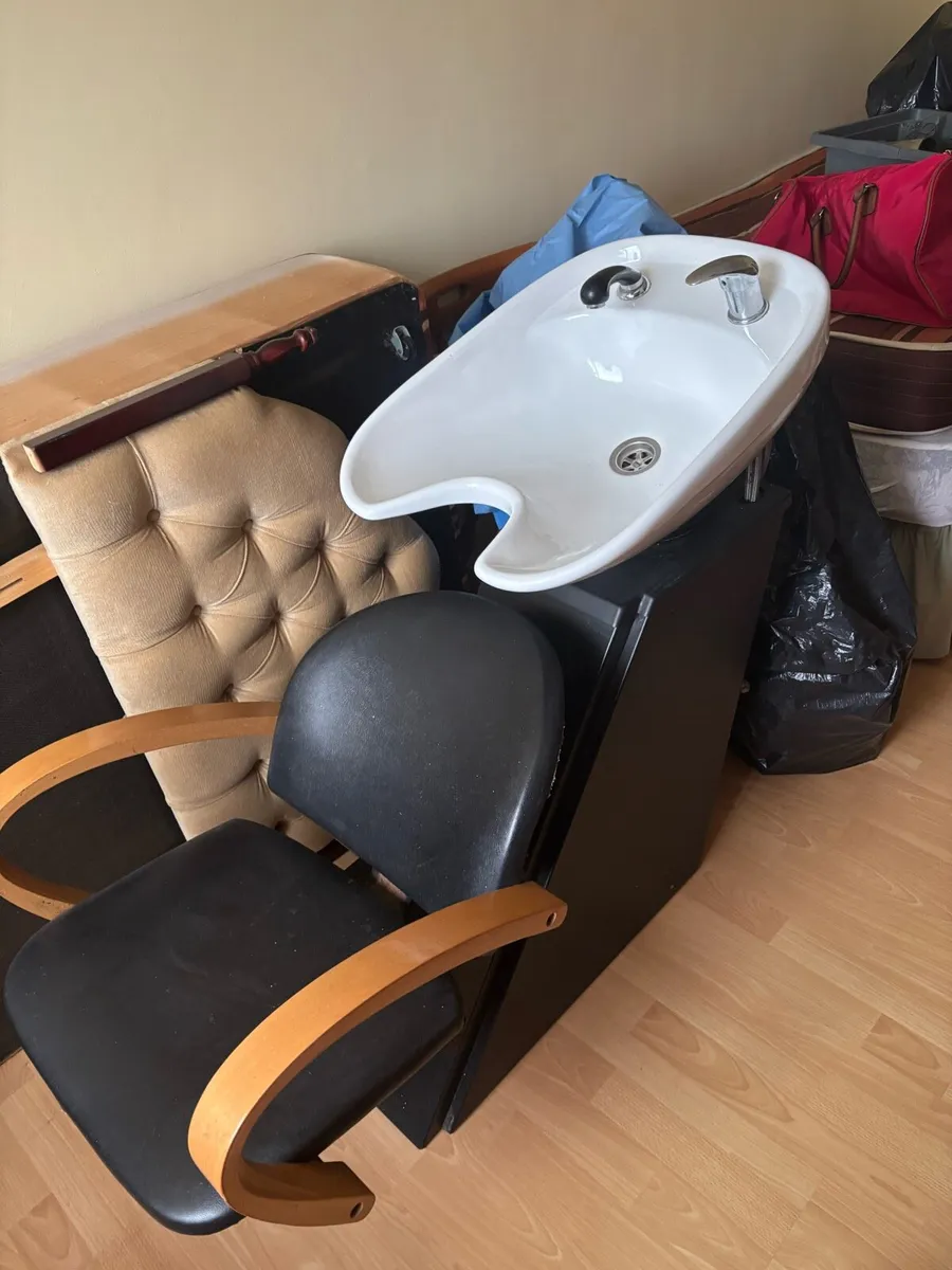 Hairdresser Backwash Sink & Styling chair - Image 4