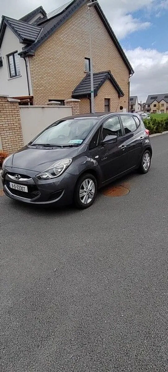 2011 Hyundai ix20 blue - Image 2