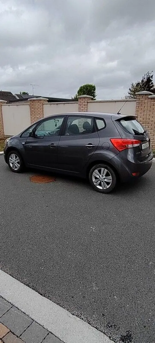 2011 Hyundai ix20 blue - Image 3