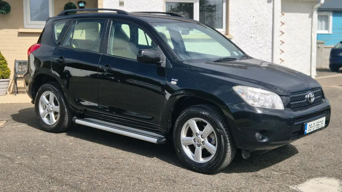 Toyota rav4 2.2 d4d 4x4 (only 149kms) - Image 4