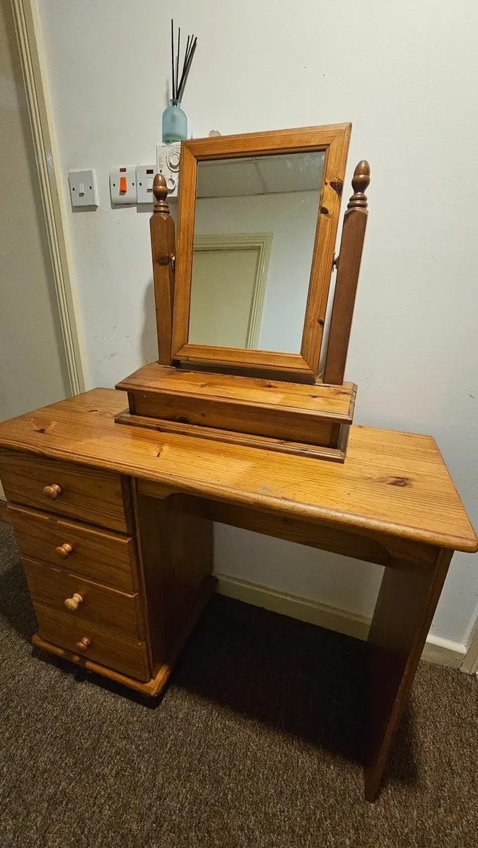 Dressing table with mirror