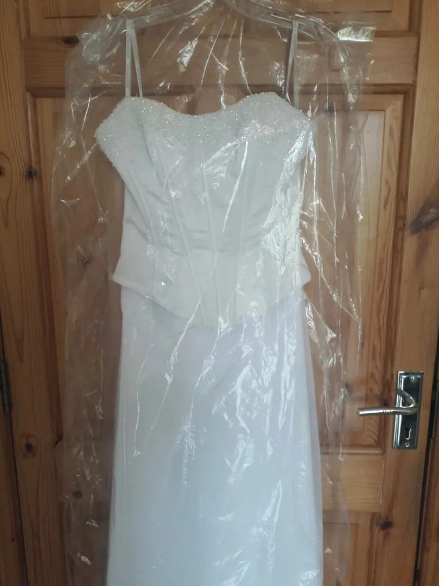 Wedding dress - Image 1