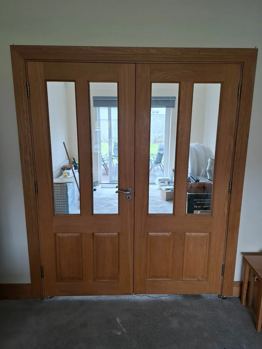 Solid oak 6 panel doors and frames - Image 1