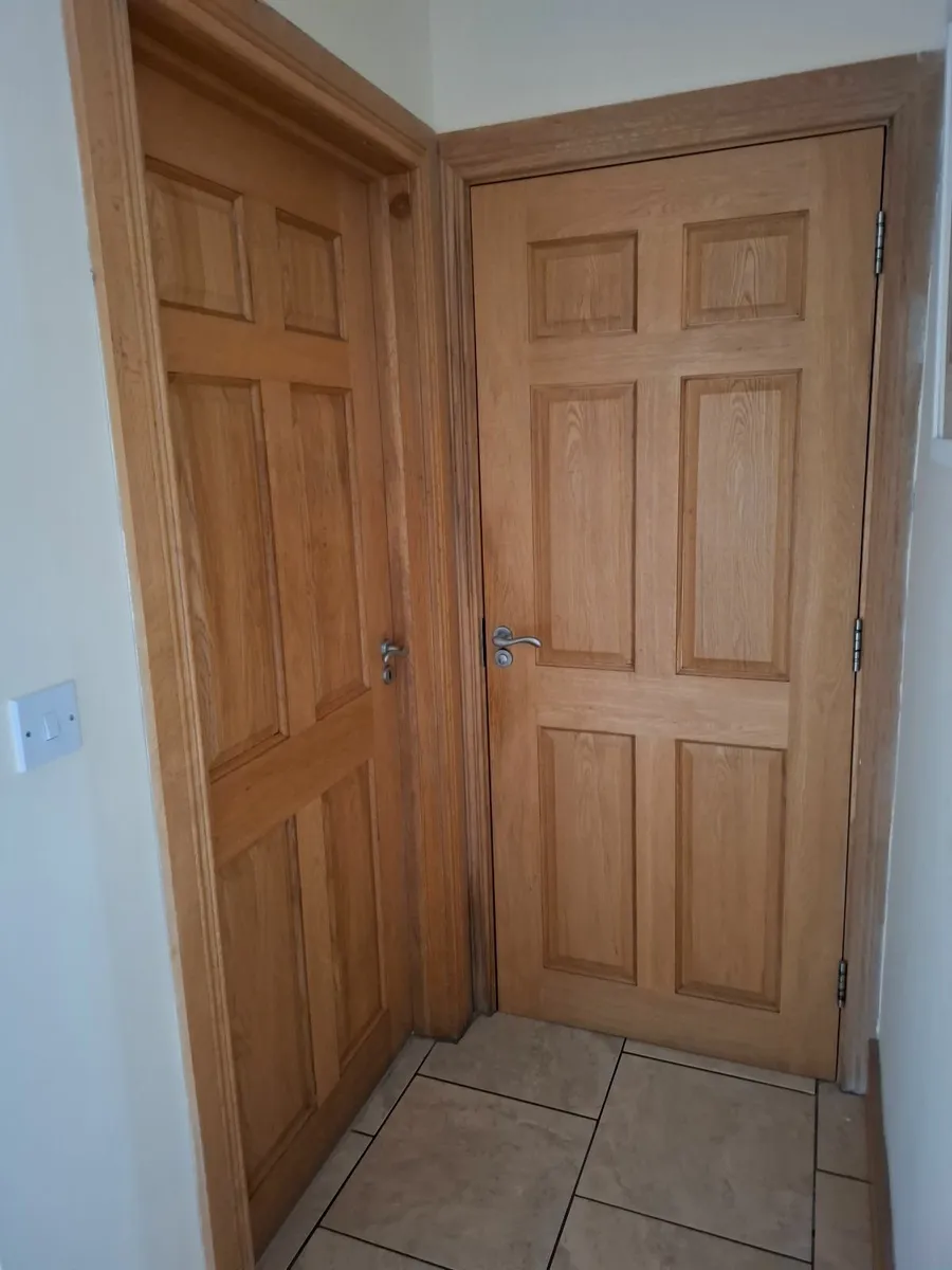 Solid oak 6 panel doors and frames - Image 2