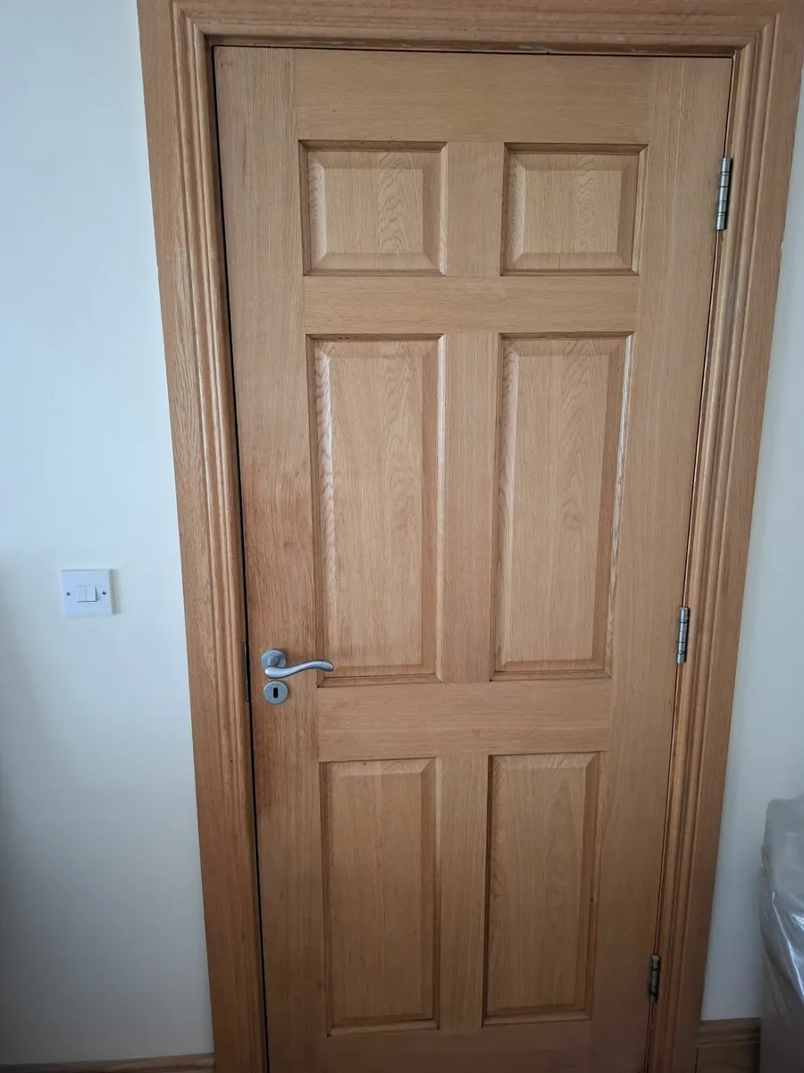 Solid oak 6 panel doors and frames - Image 4