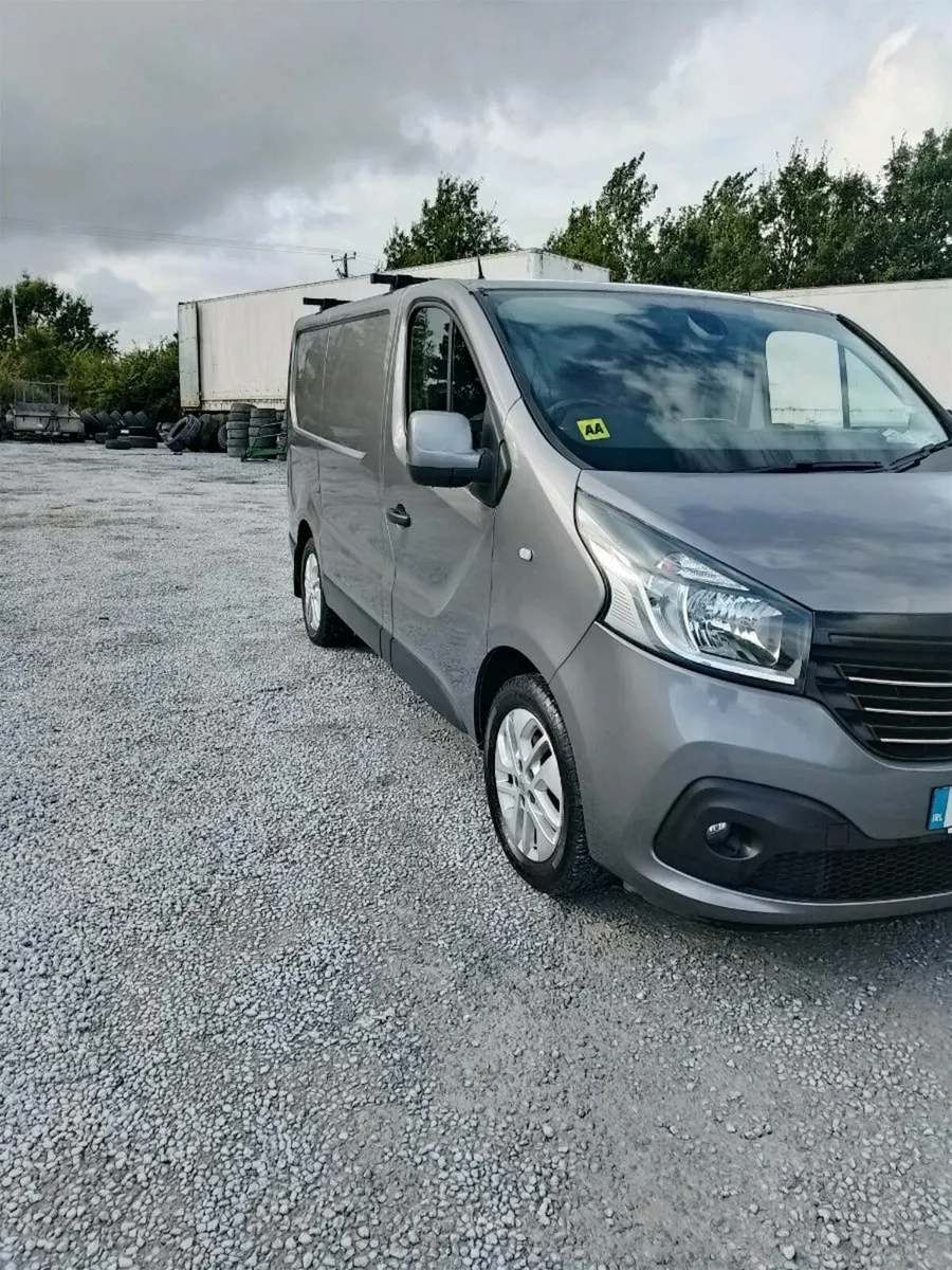 161 Renault traffic new doe and tax - Image 4