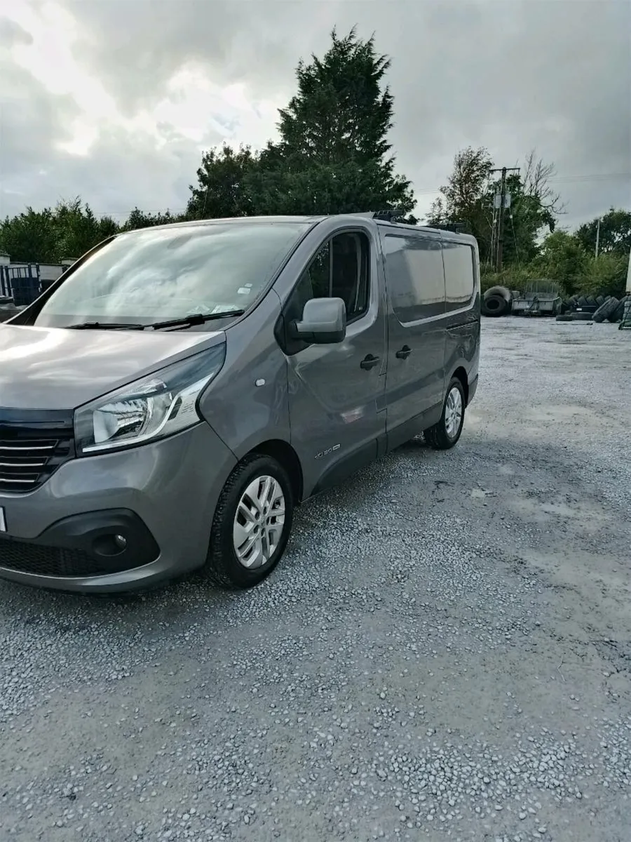 161 Renault traffic new doe and tax - Image 2