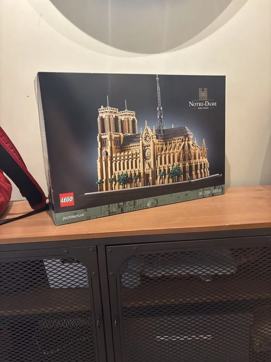 Lego Architecture Notre Dame - Image 1