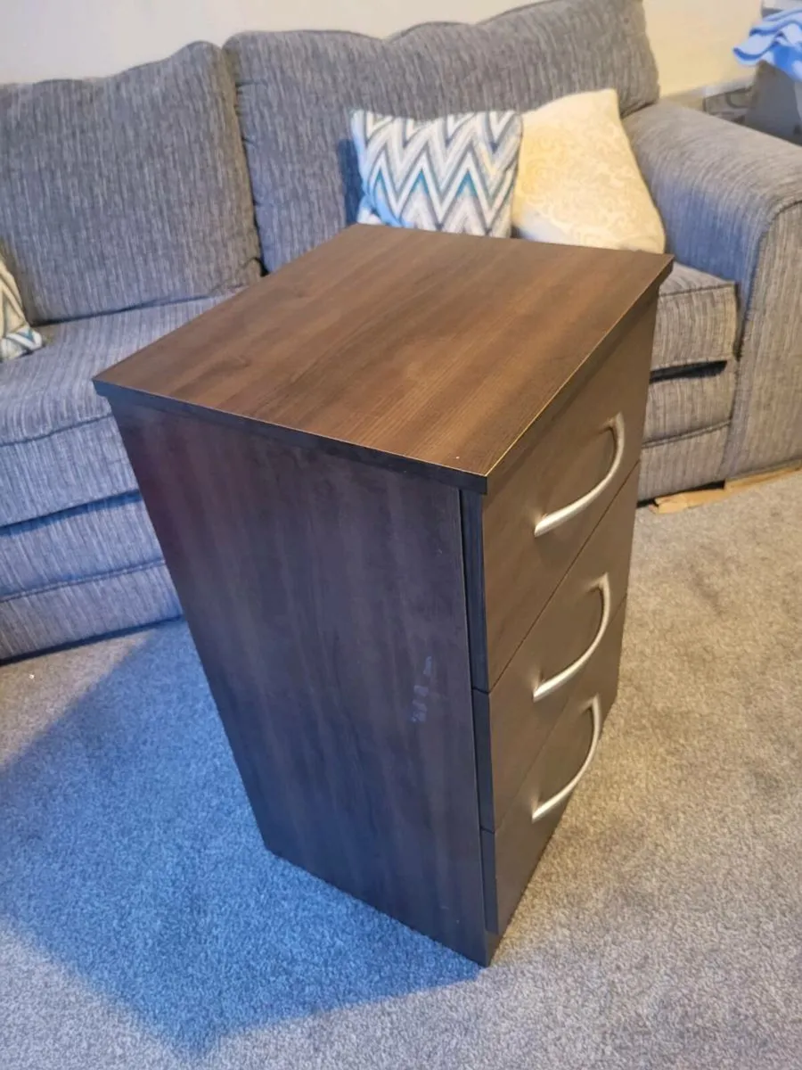 Bedroom Lockers and Chest of Drawers - Image 4