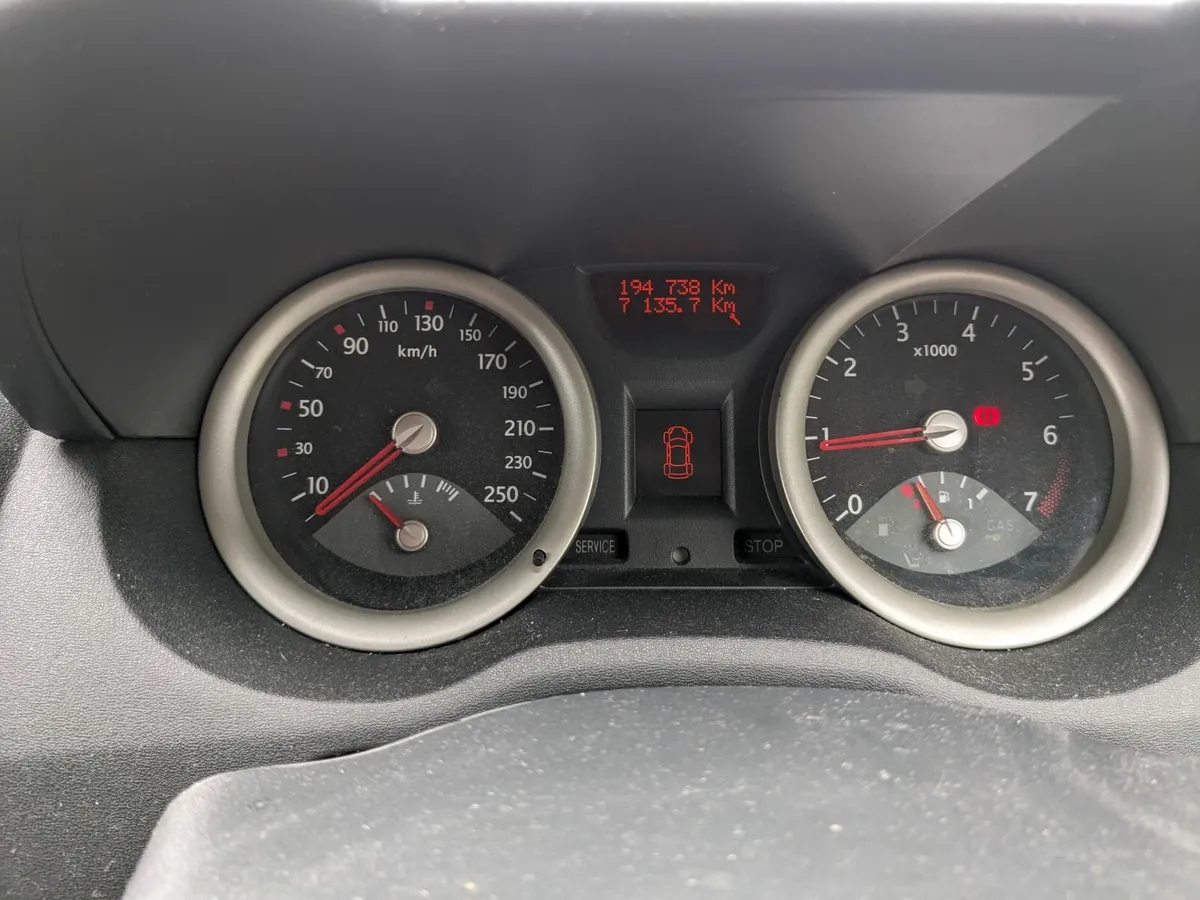 Car - Image 2