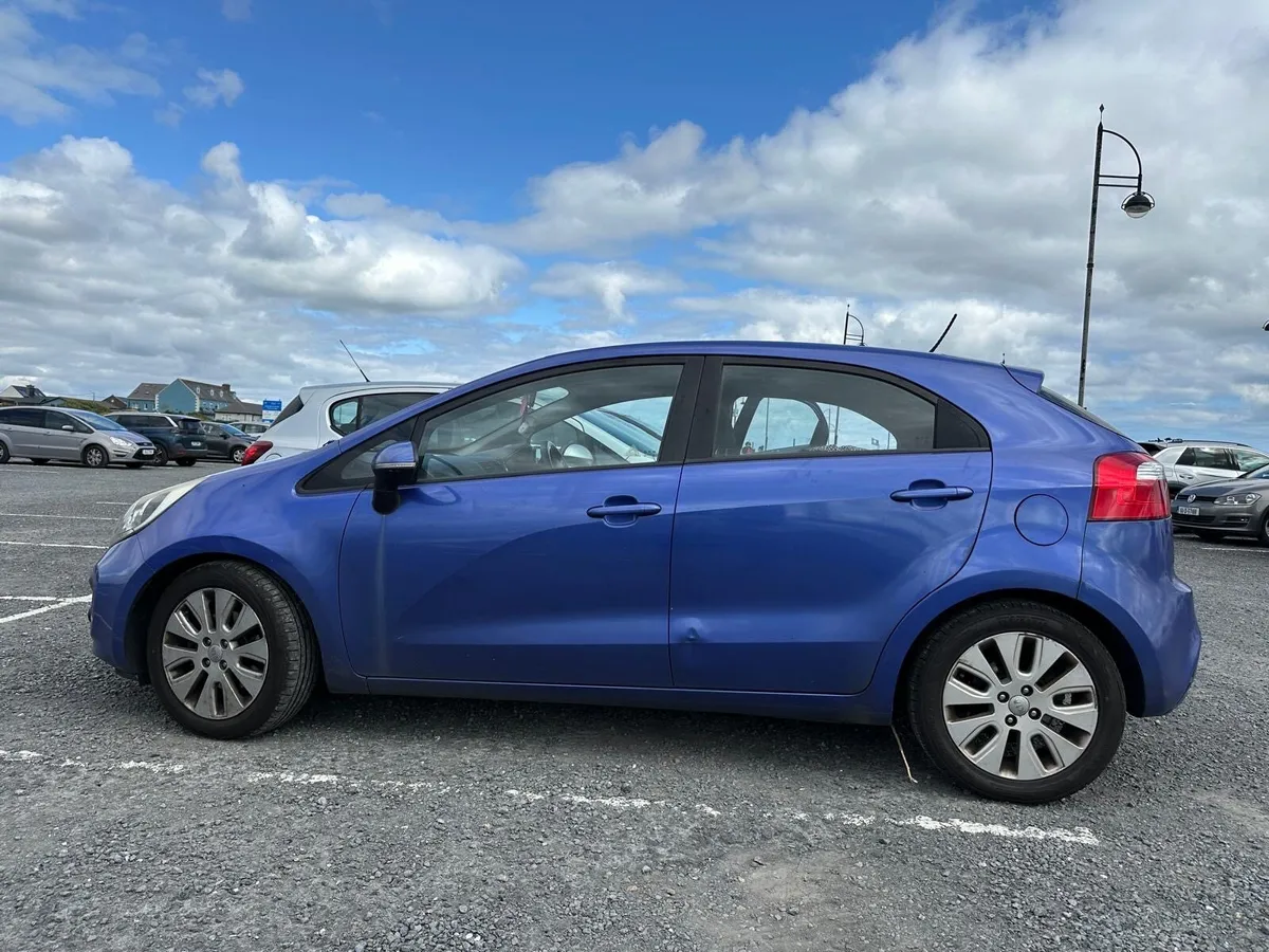 2013 Kia Rio - Image 2