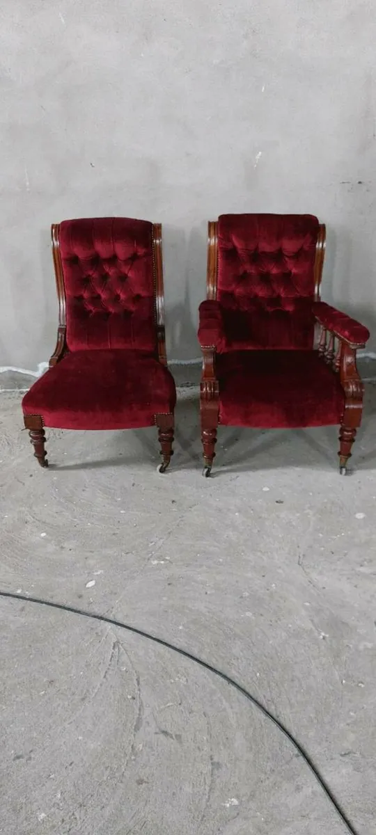 Selection of antique furniture - Image 1