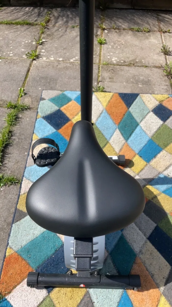 Exercise bike - Image 2