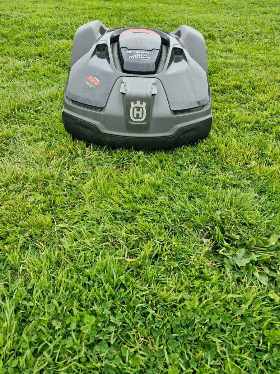 Robot husqvarna 450X lawnmower - Image 1