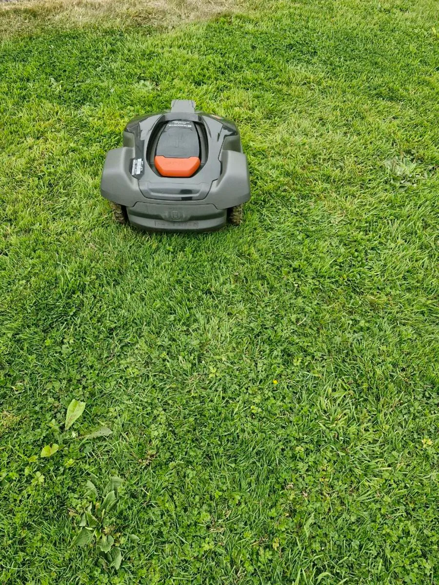 Robot husqvarna 450X lawnmower - Image 2