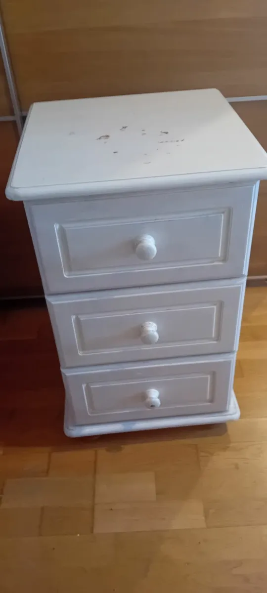 Small chest of drawers bedside locker - Image 1
