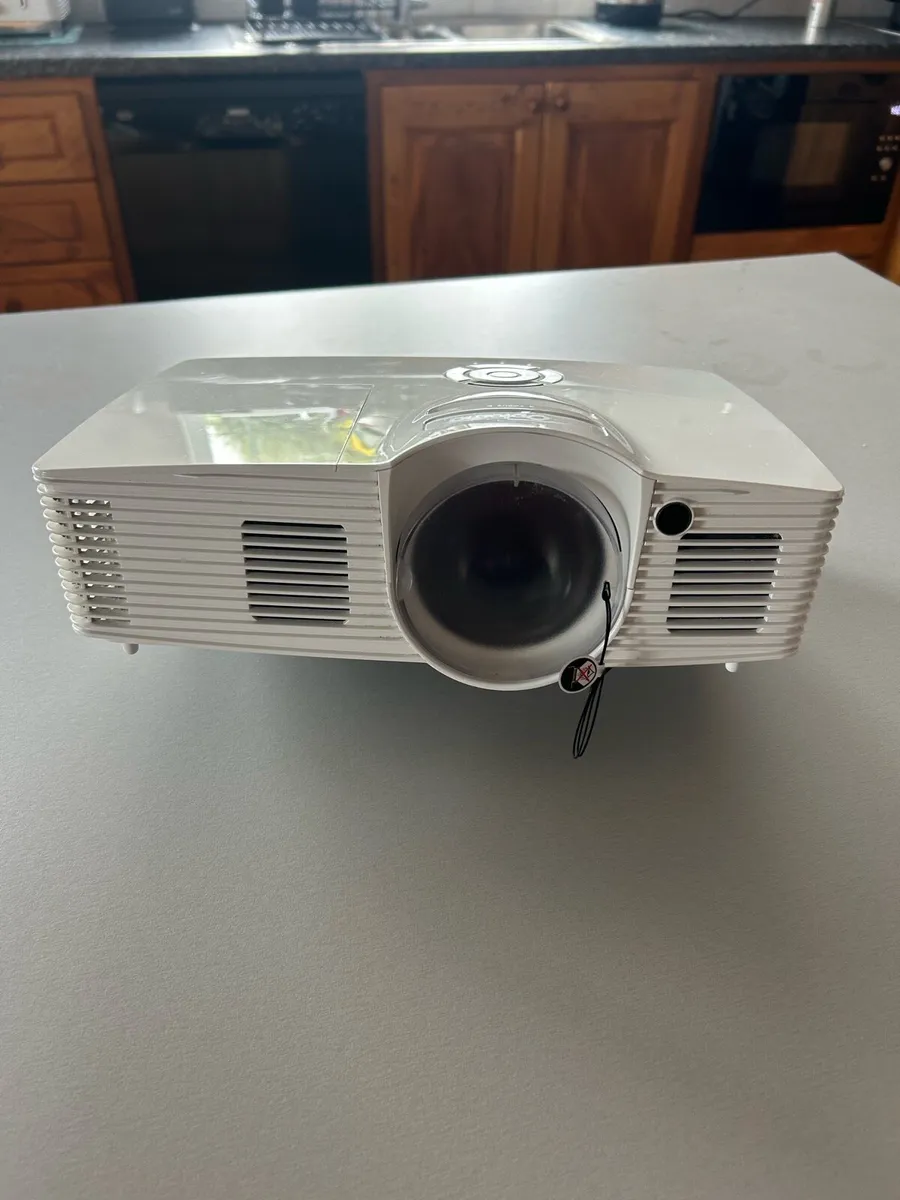 Optoma Projector - Image 2