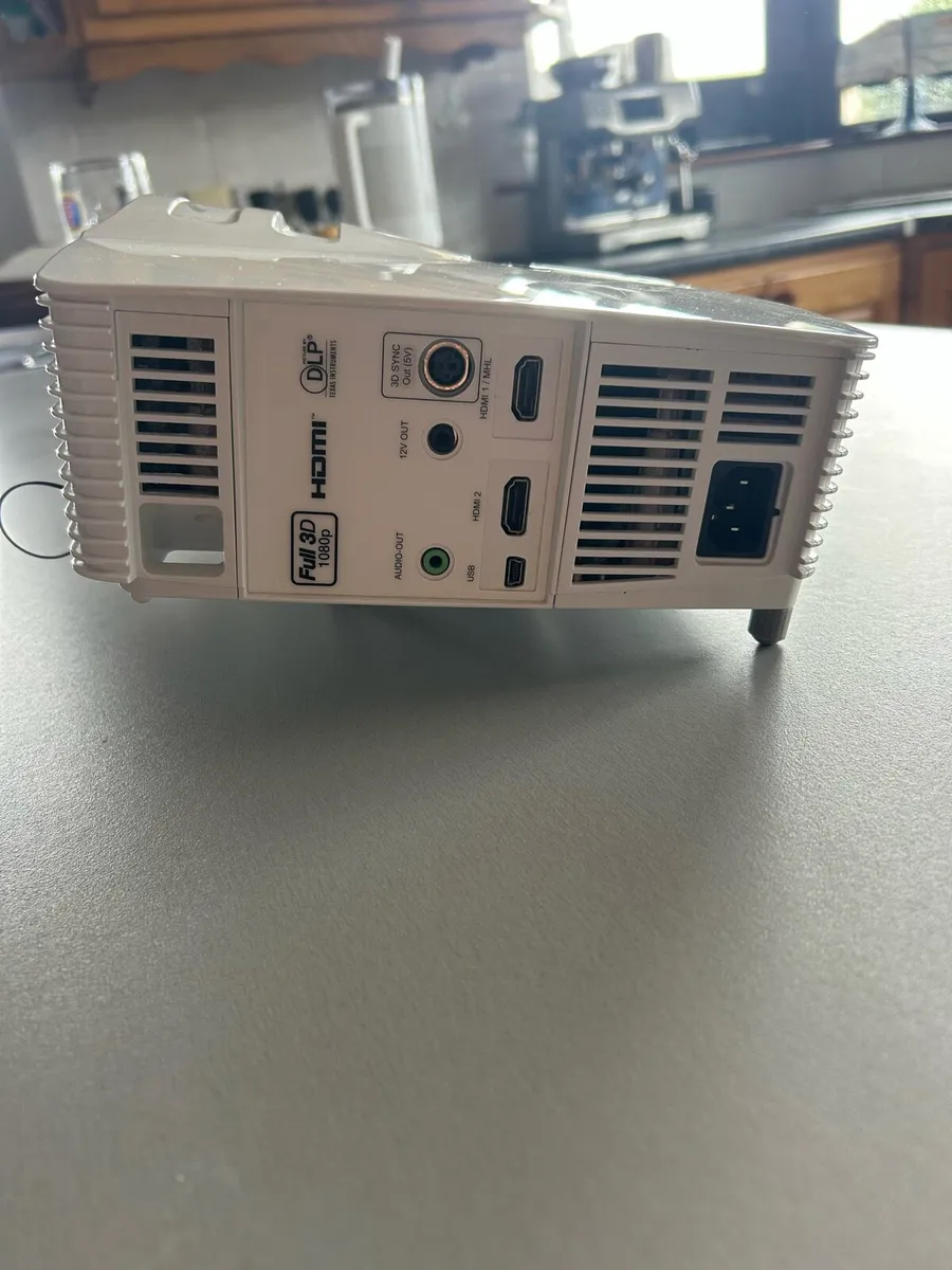 Optoma Projector - Image 3