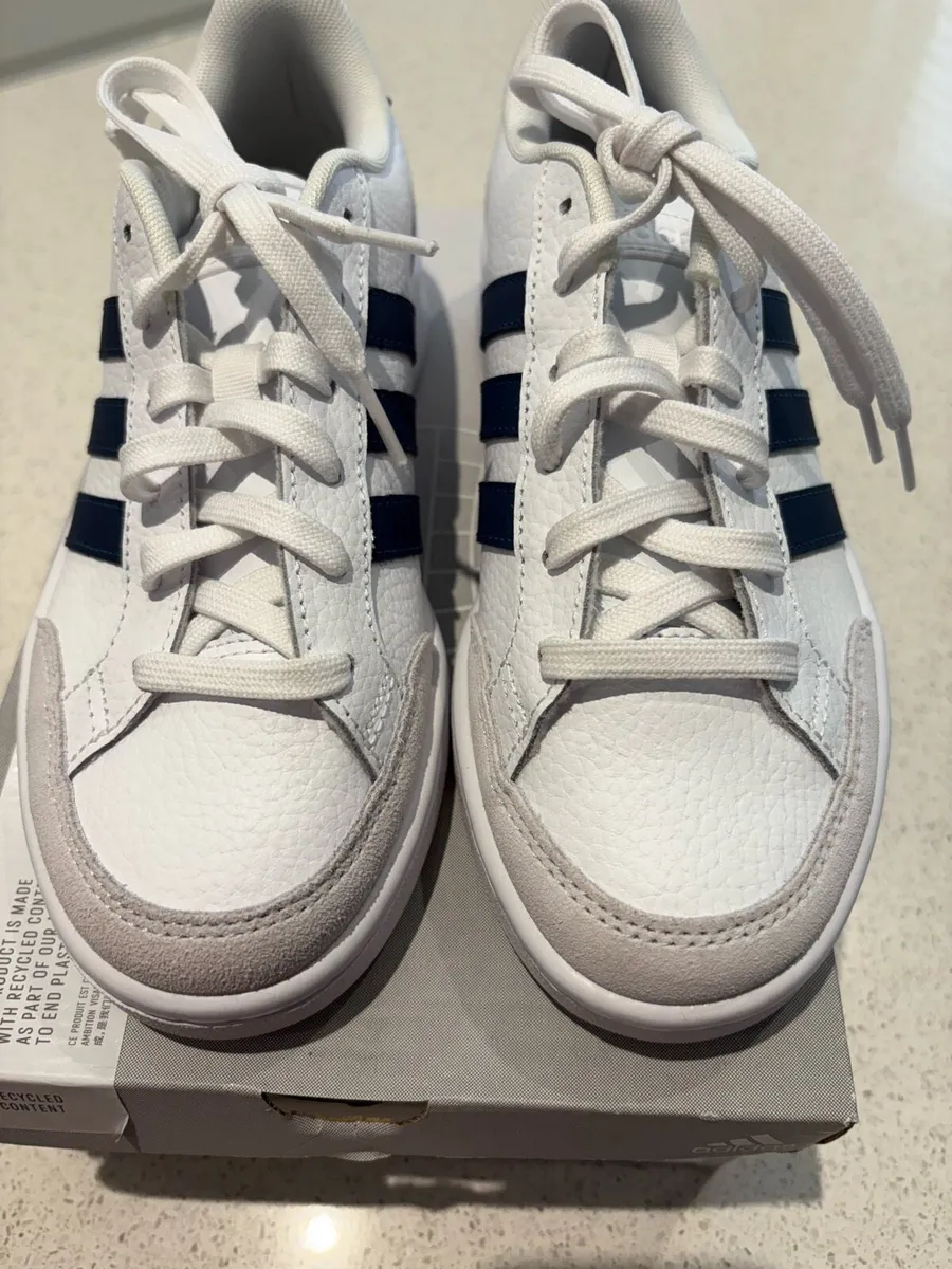 Adidas Original Court SE - 4.5 - Image 2