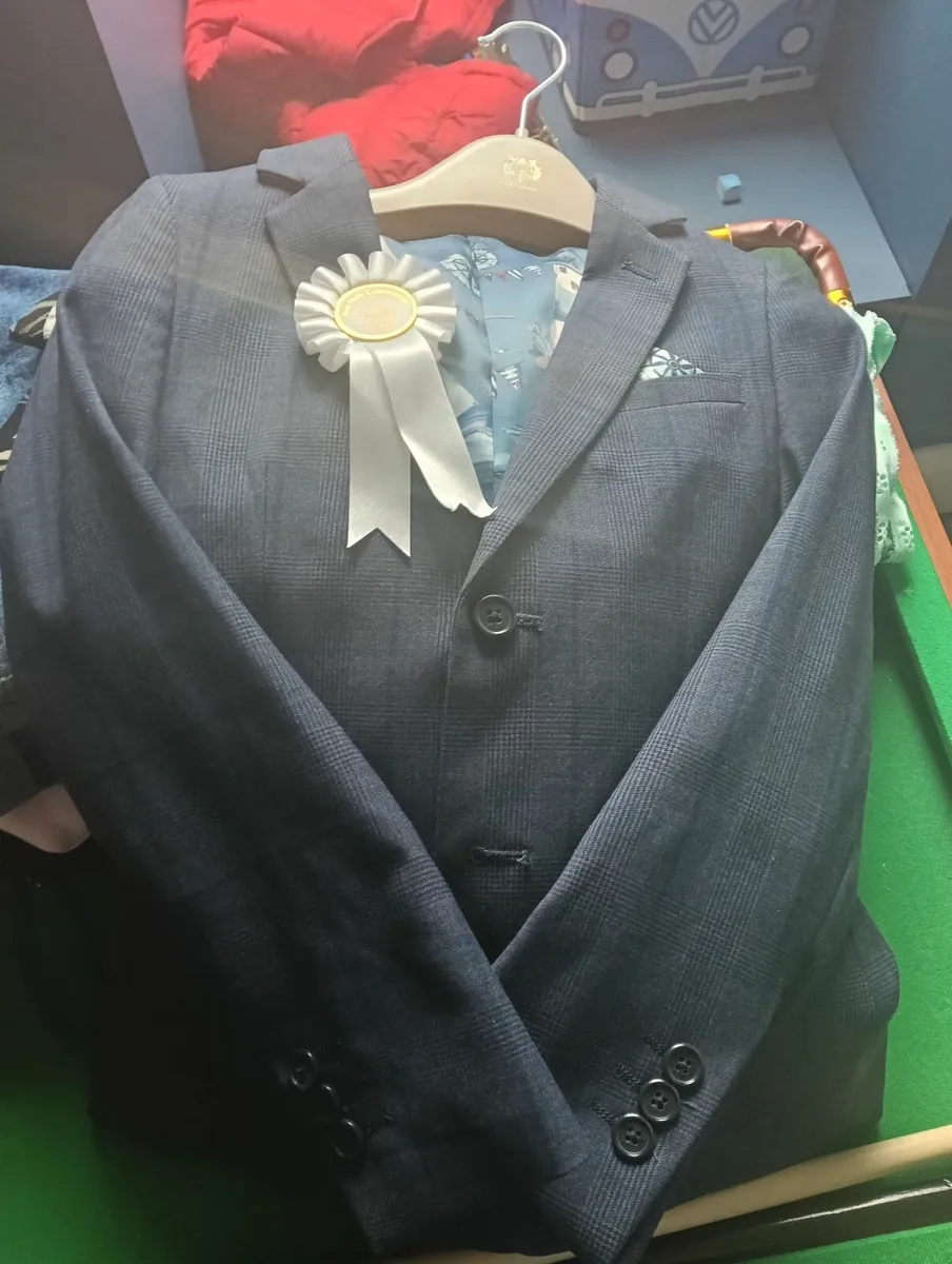 First Holy Communion suit & shoes - Image 2