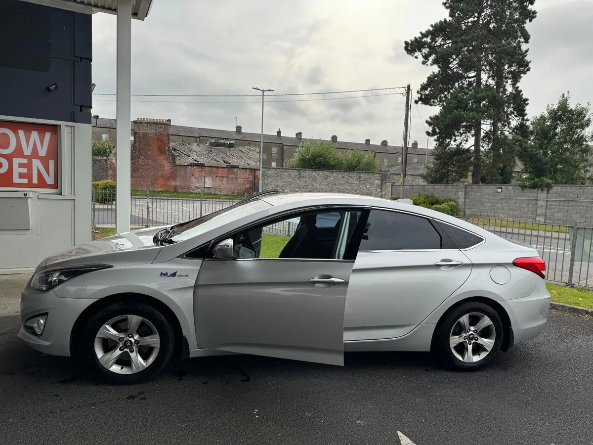 Hyundai i40 2012 - Image 1