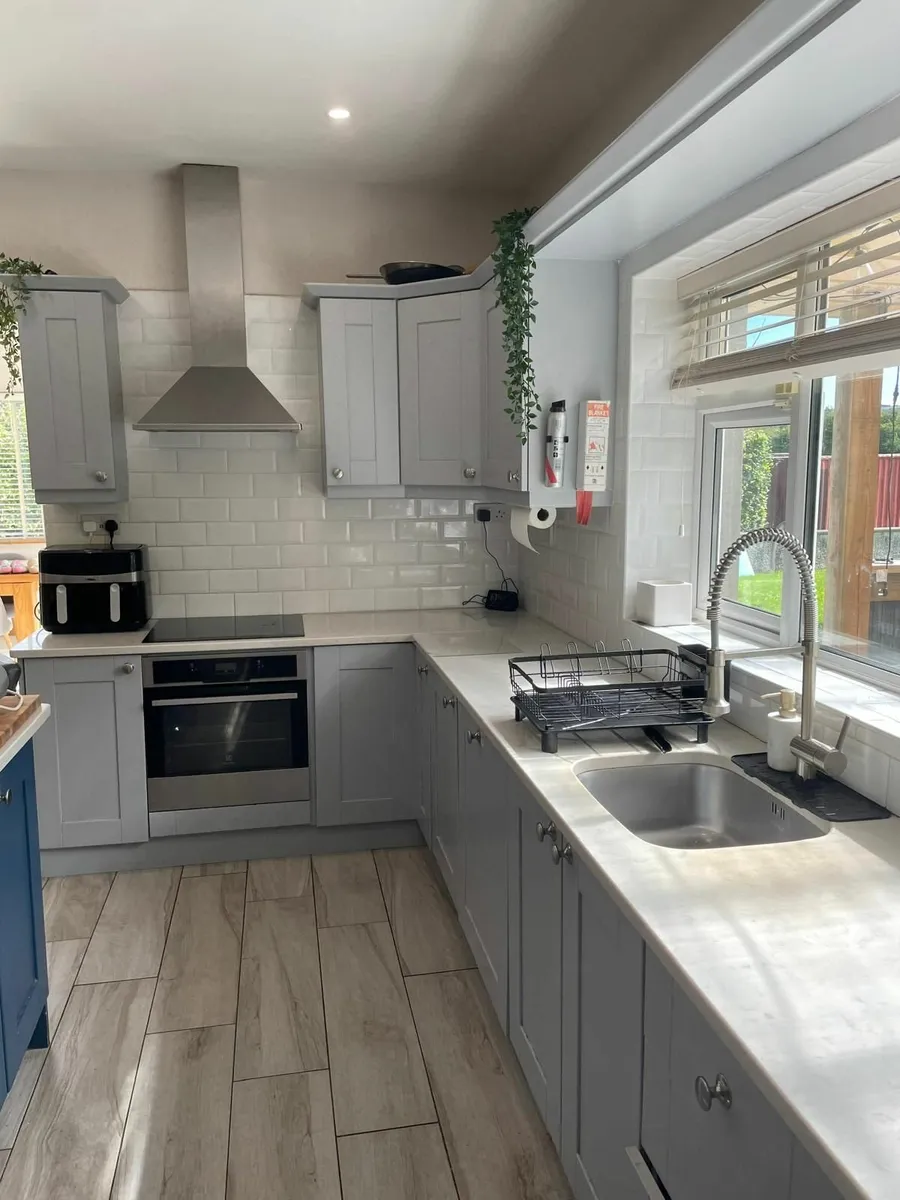 Kitchen Counter Tops - Image 1