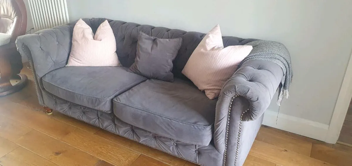 Sofa/ couch - Image 2
