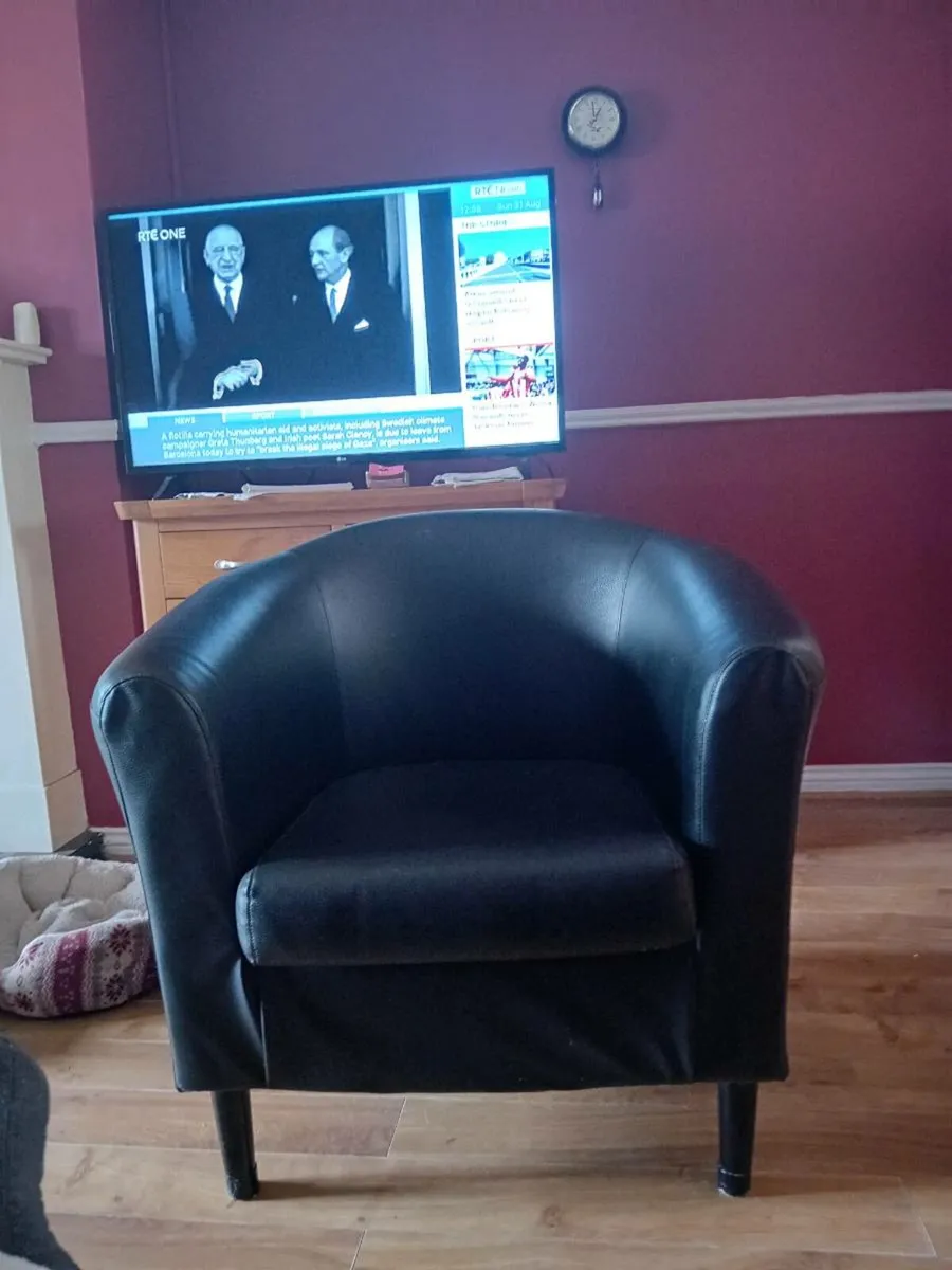 Large leatherette  tub chair black - Image 1