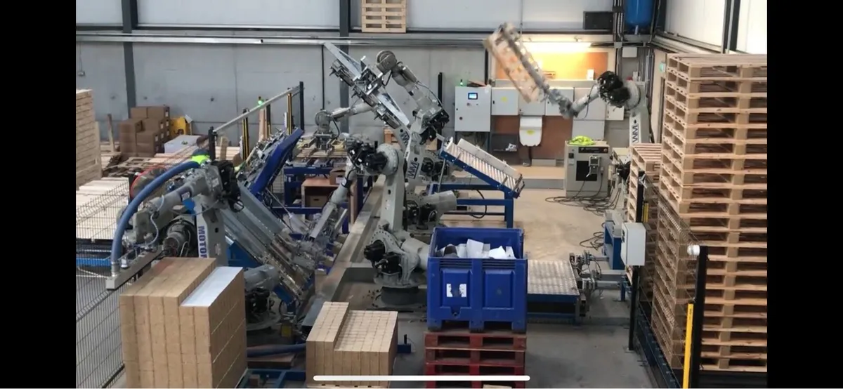 4way Robotic Pallet line. - Image 1
