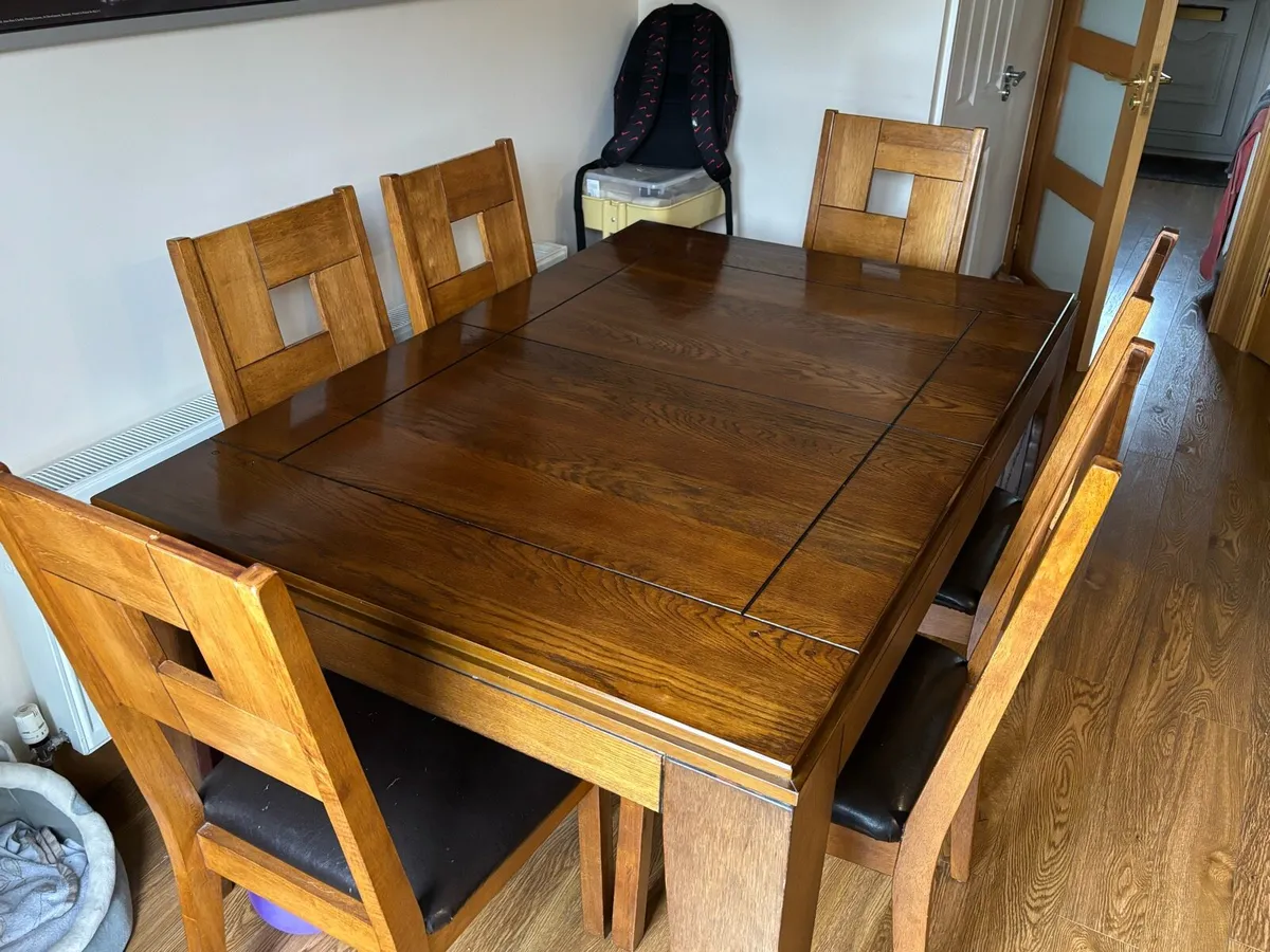 Oak Varnish Dining Table - Extendable (6-8 Seater) - Image 2