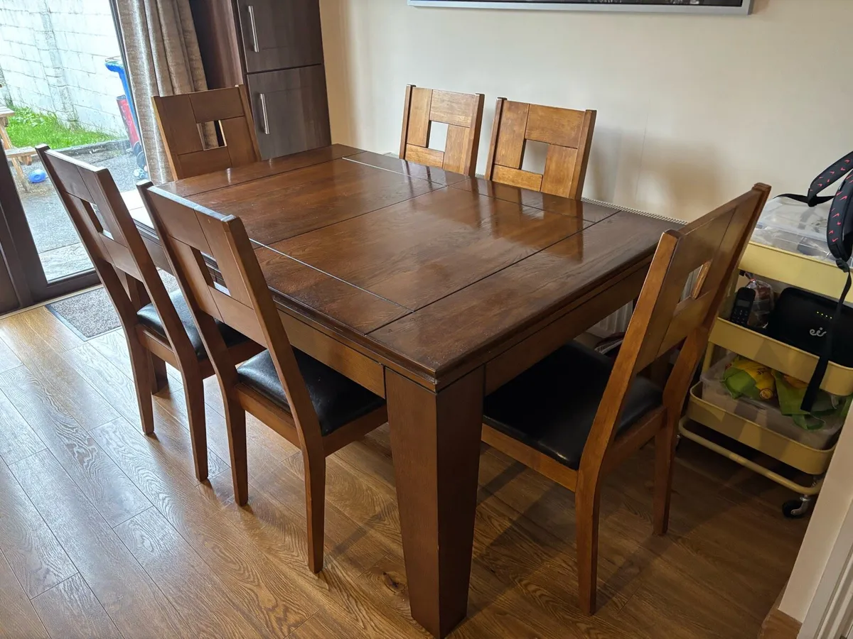 Oak Varnish Dining Table - Extendable (6-8 Seater) - Image 4