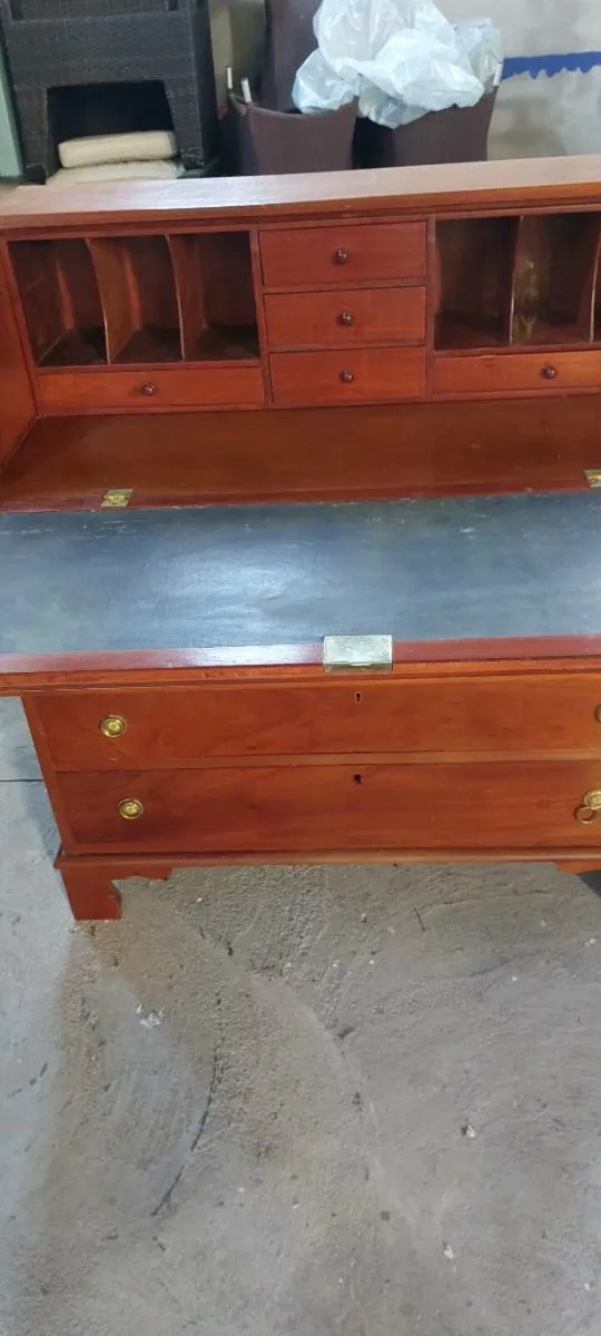 Selection of antique furniture - Image 4