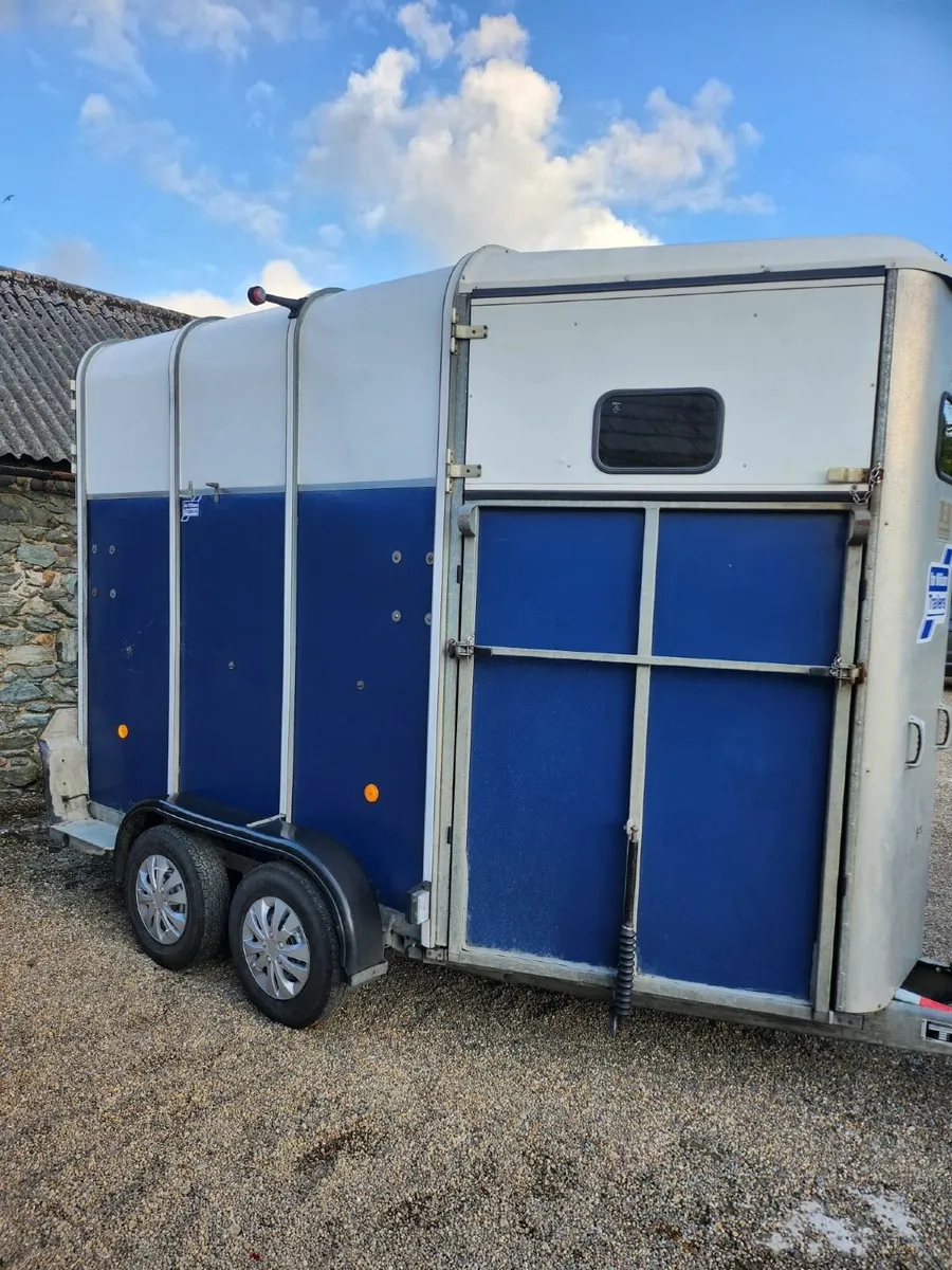 Horse box - Image 2