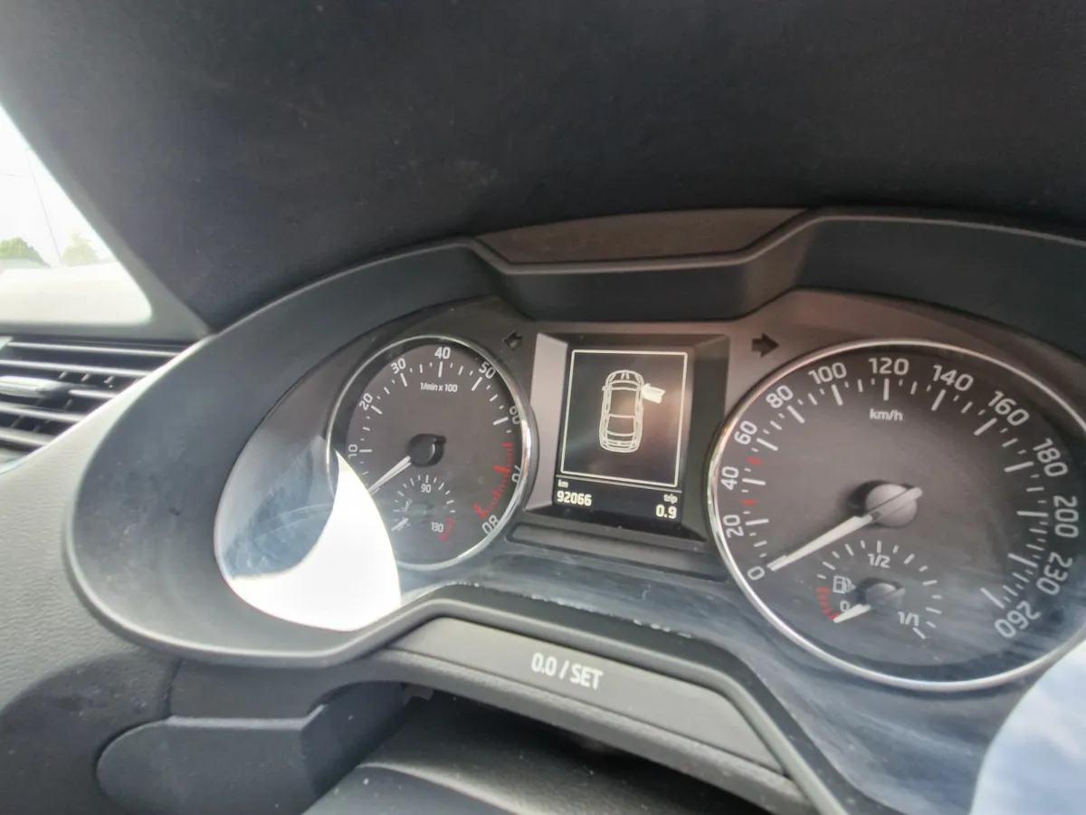 Skoda Octavia 2016 92k kilometres - Image 2
