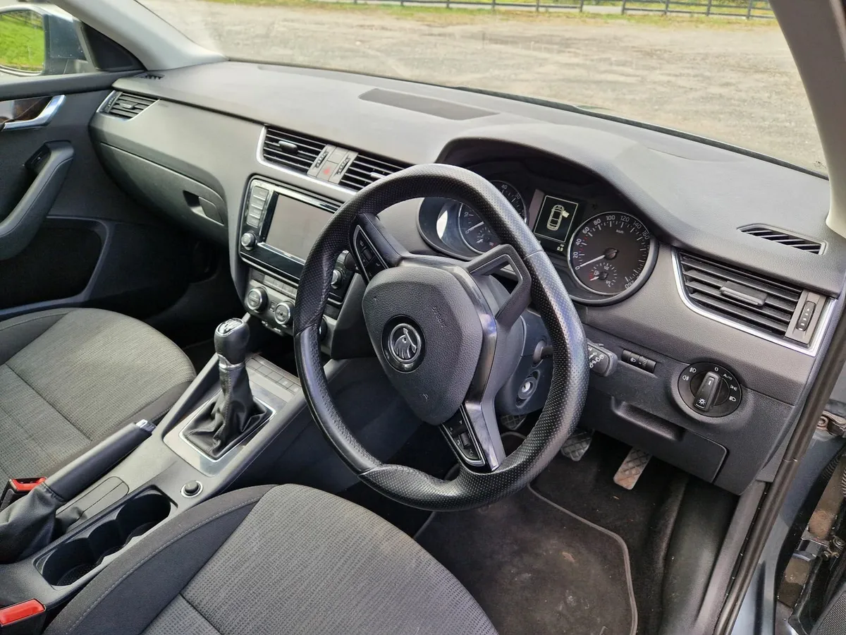 Skoda Octavia 2016 92k kilometres - Image 3