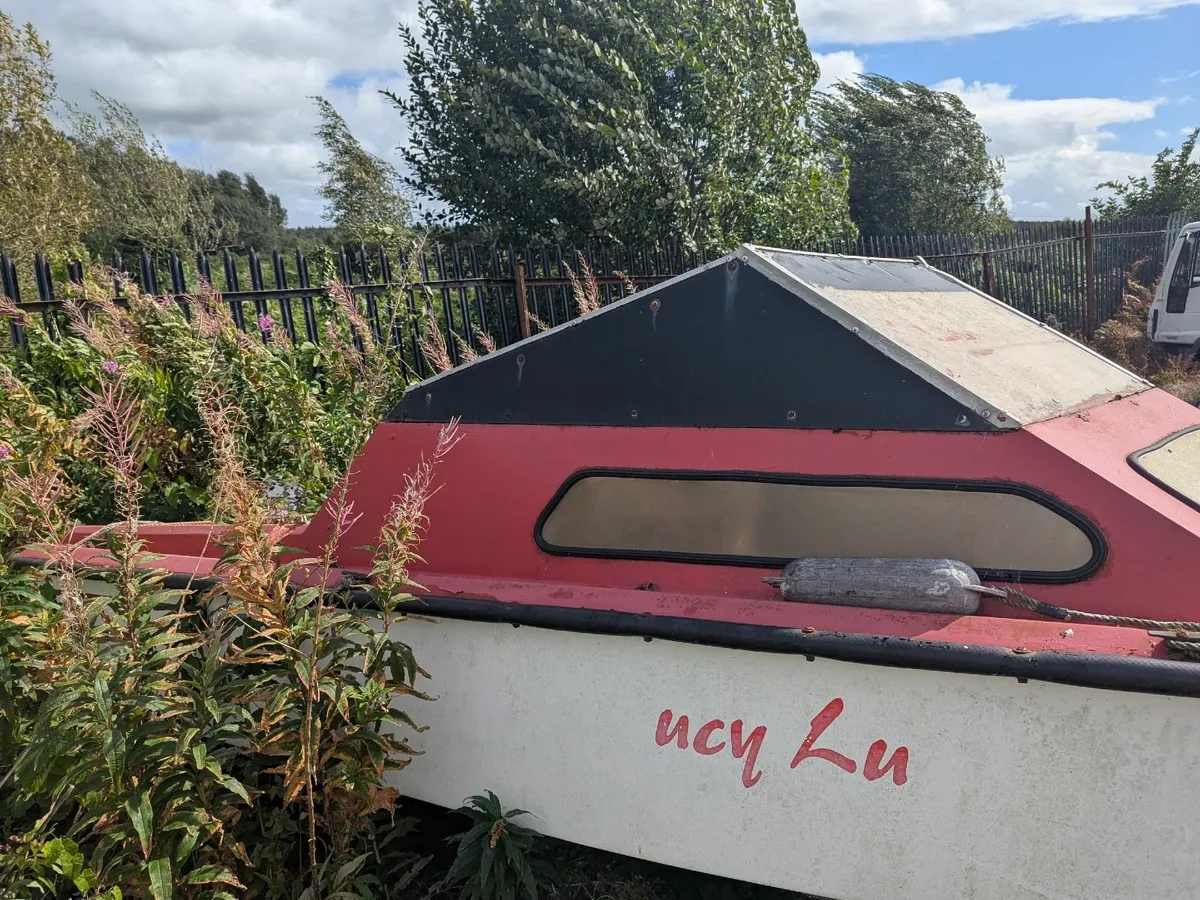 Fishing boat - Image 4