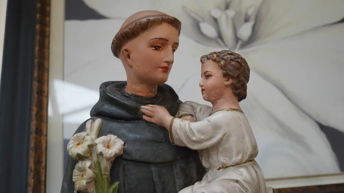 Vintage 25" Statue of Saint Anthony with Child Jes - Image 3