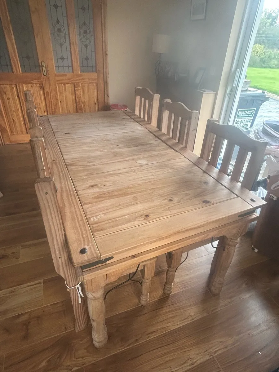 Dining table and chairs - Image 1