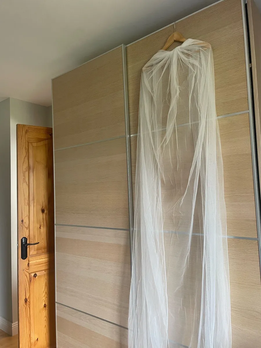 Wedding dress Veil - Image 4