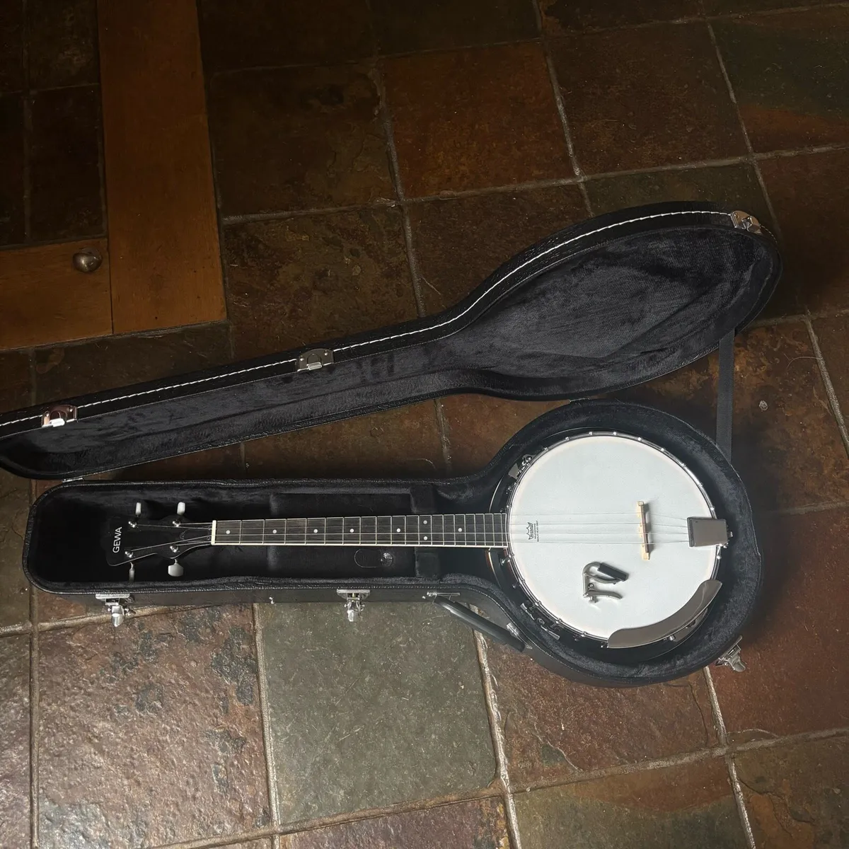 4 string tenor banjo - Image 1