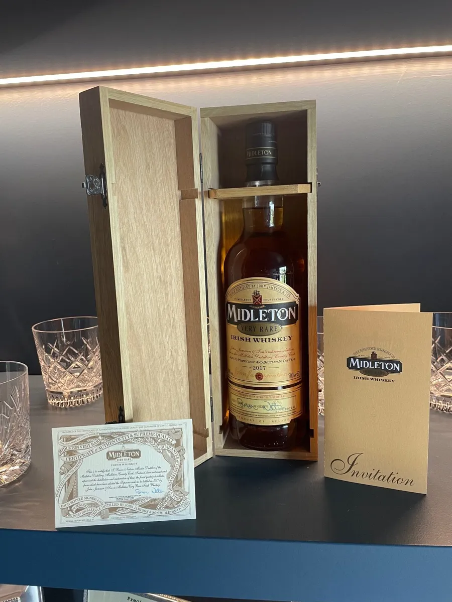 10 Year Collection Midleton Whiskey 2016 -2025 - Image 2