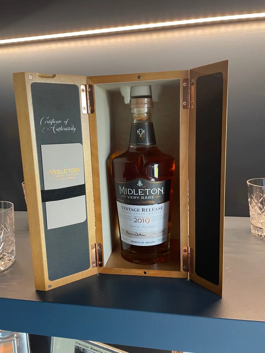 10 Year Collection Midleton Whiskey 2016 -2025 - Image 4